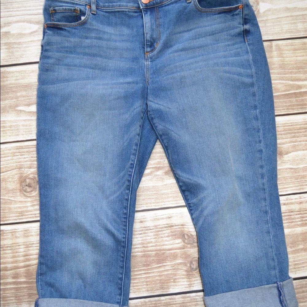 Ann Taylor Loft Denim capris 30/10